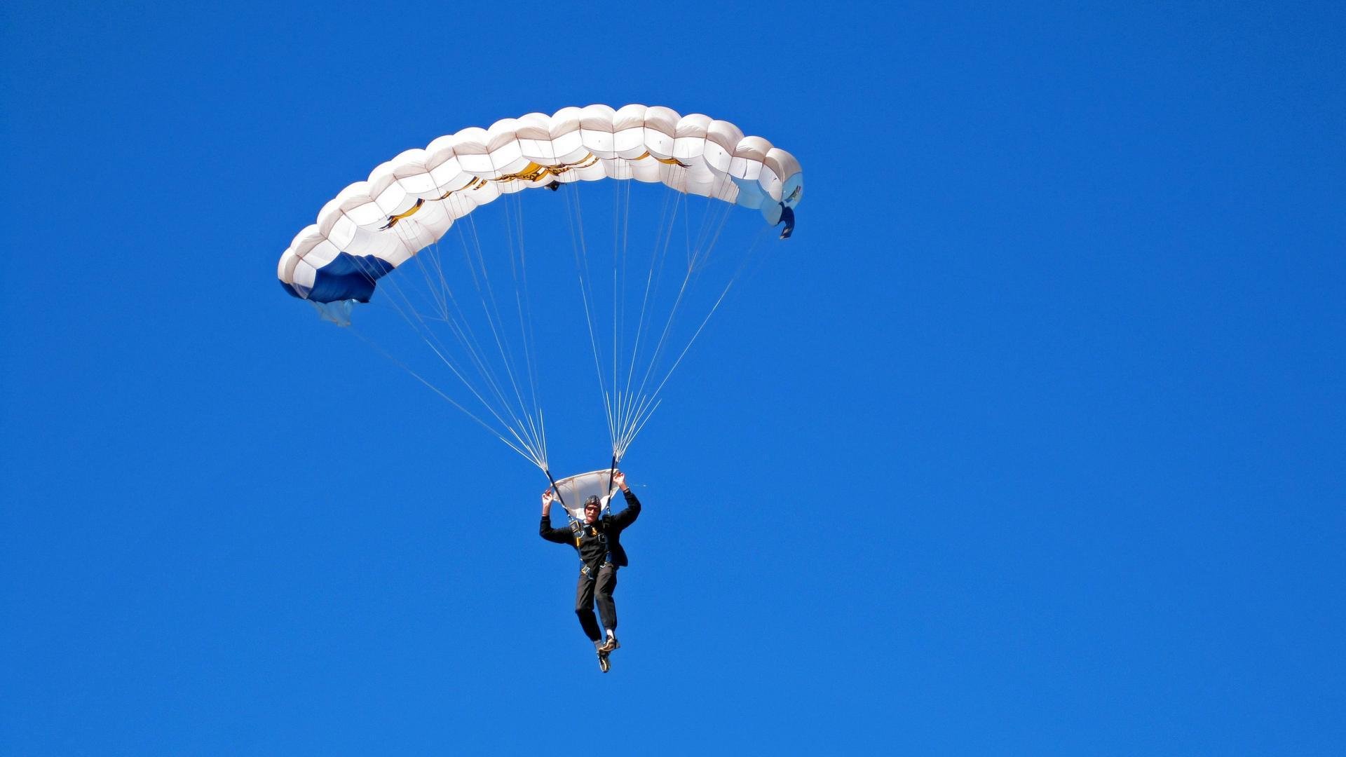 kaiyun官方网站-LOL英雄操作技巧引爆全网，lol英雄技巧与细节